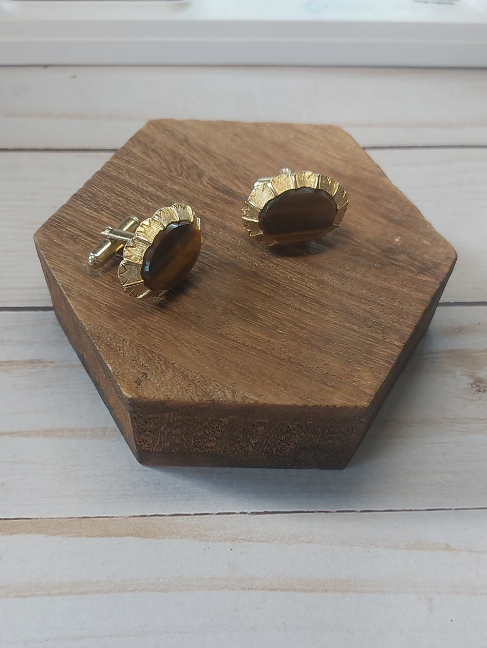 Gold-Tone Tigers Eye Cufflinks - Classic Men's Jewelry
